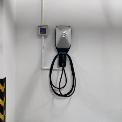 广州特斯拉汽车充电桩安装小鹏汽车充电桩安装蔚来充电桩安装