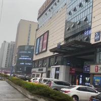 重庆市商业街需要投建10-20个汽车充电桩